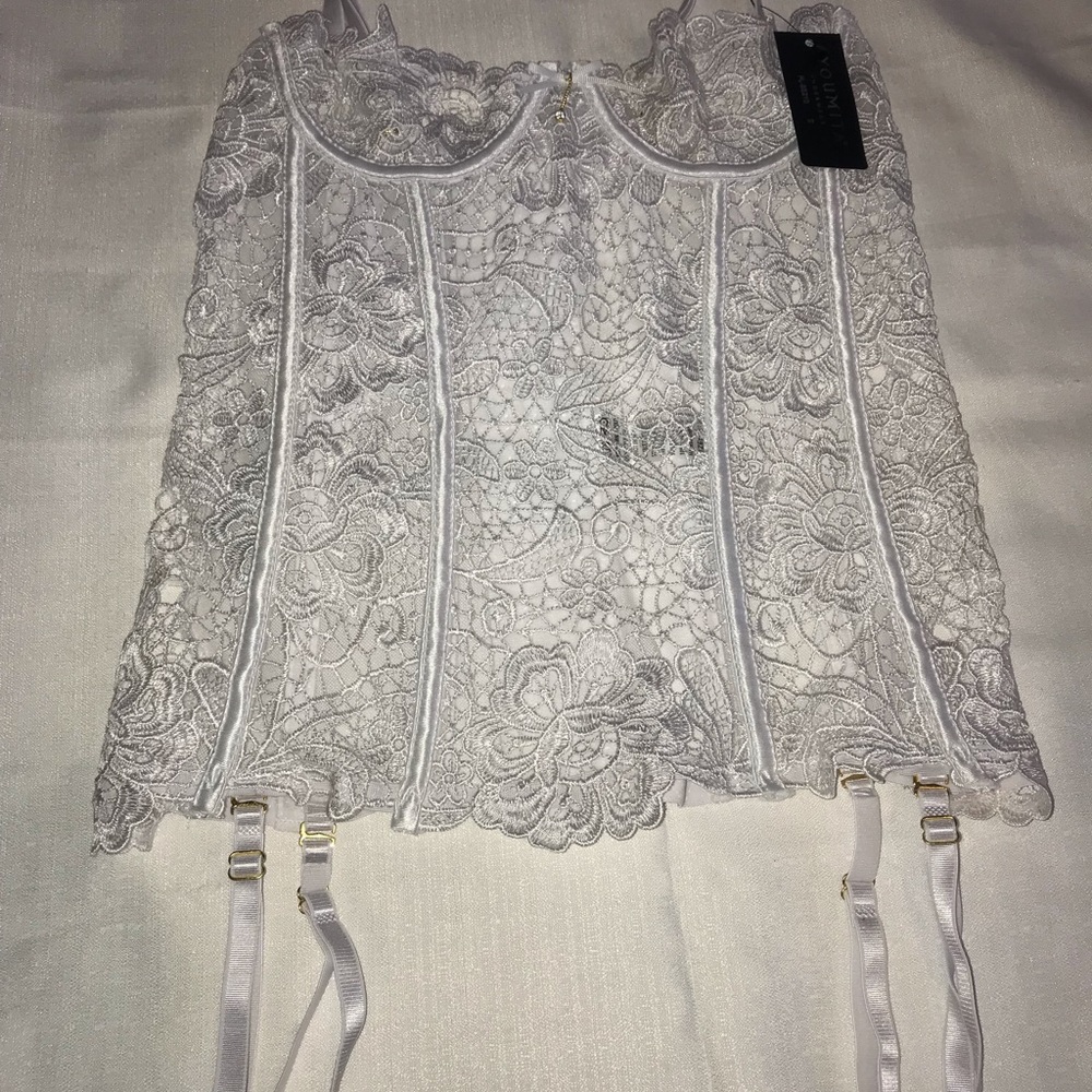 Lace white corset 🤍 new.